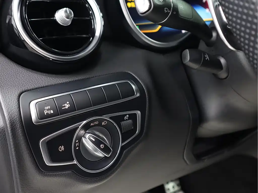 Mercedes-Benz C-Class AMG 2023 — фото 21