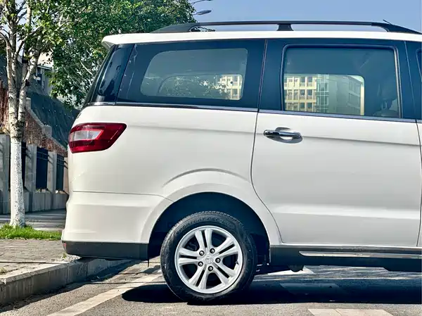 BAIC Huansu H2 2015