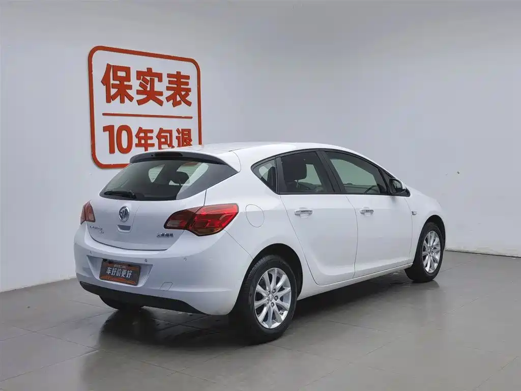 Buick Excelle 2014 — фото 2