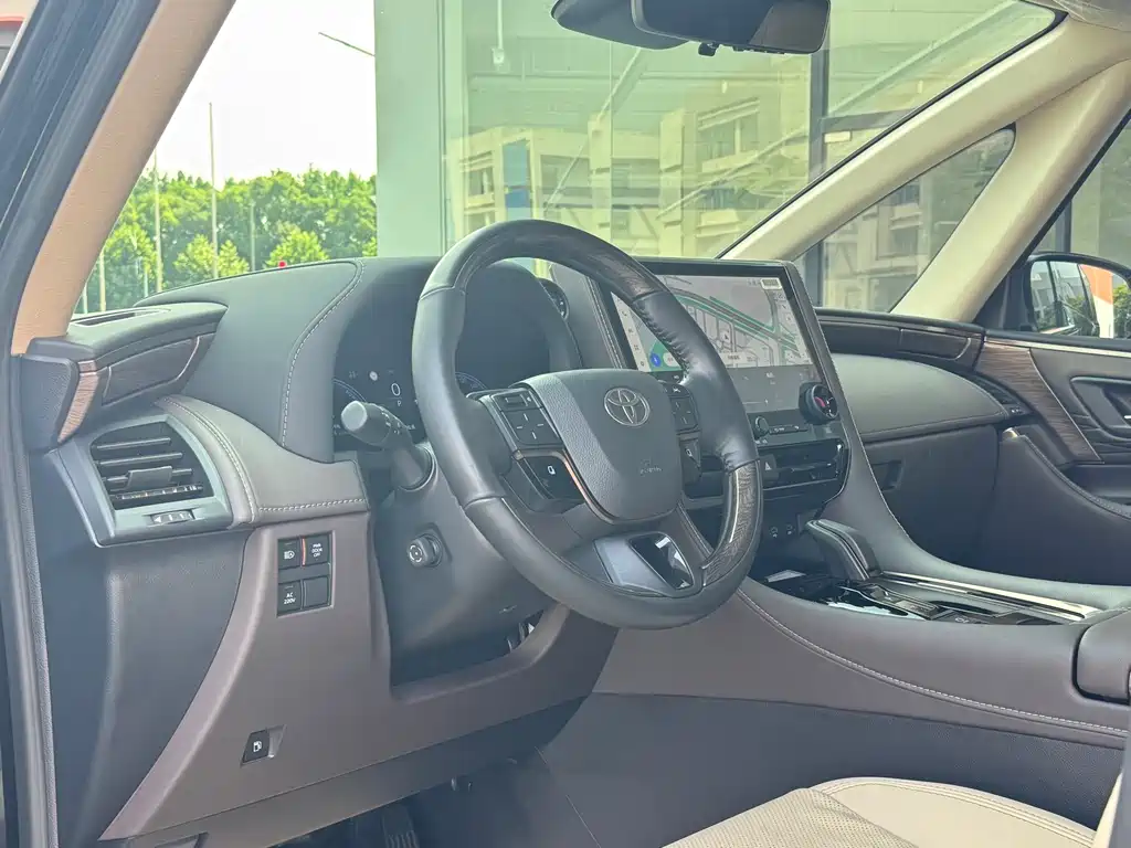 Toyota Alphard 2024 — фото 9