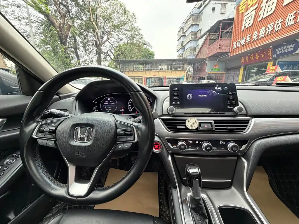 Honda Accord 2020 — фото 12