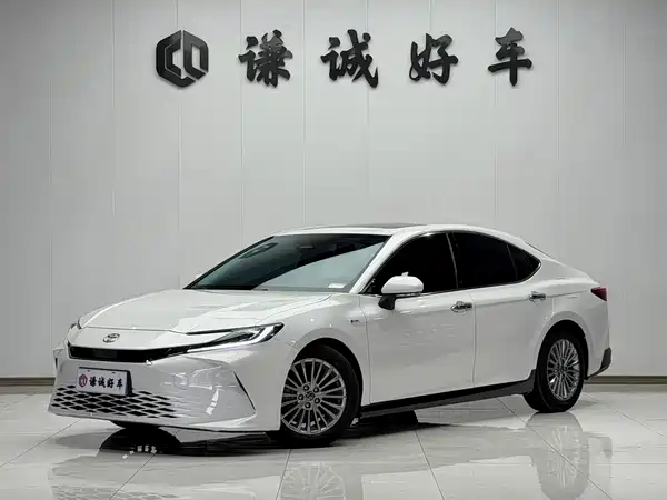Toyota Camry 2025