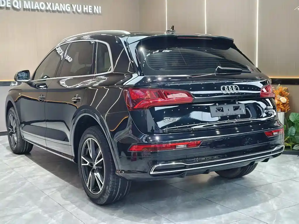 Audi Q5L 2018 — фото 9