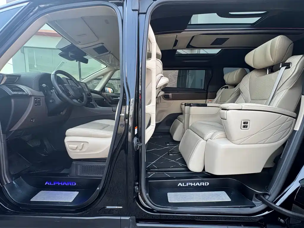 Toyota Alphard 2024 — фото 13