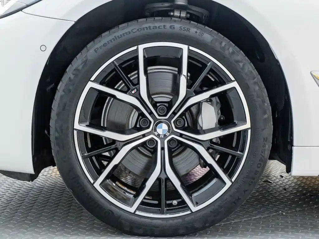 BMW 5 Series 2024 — фото 10