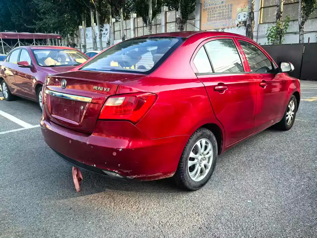 Changan Yuexiang V3 2016 — фото 2