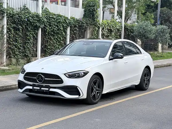 Mercedes-Benz C-Class 2024