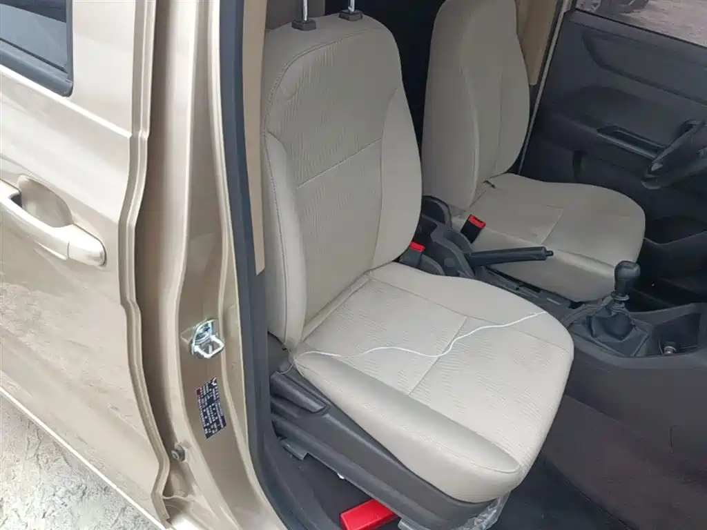 Wuling Hongguang V 2023 — фото 25