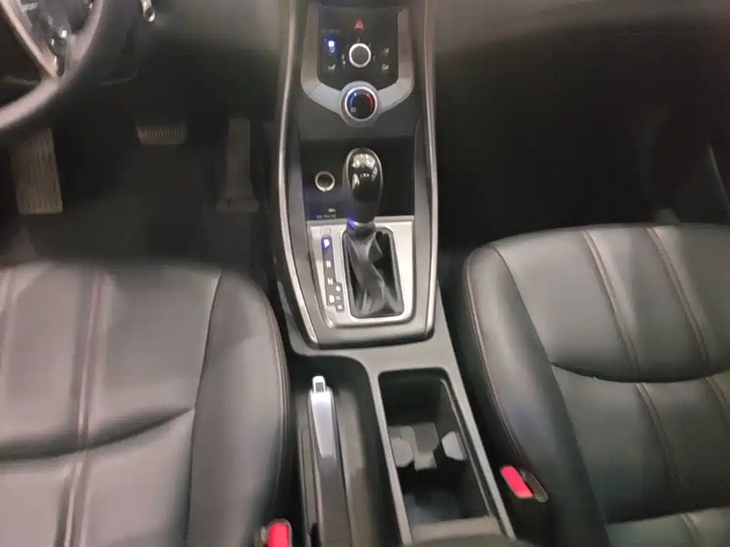 Hyundai Elantra 2016 — фото 14