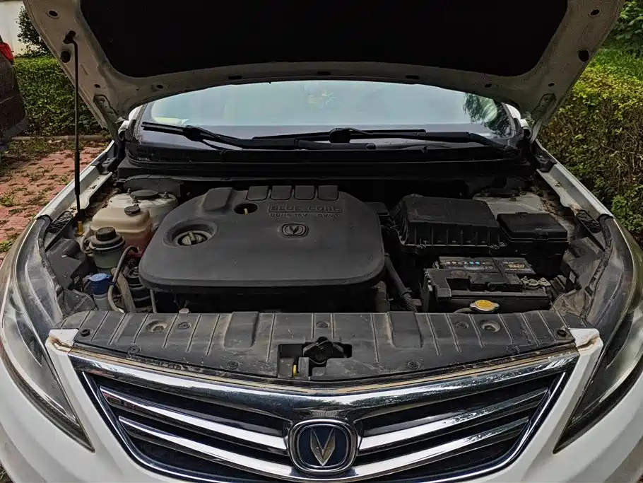 Changan Eado 2017 — фото 10
