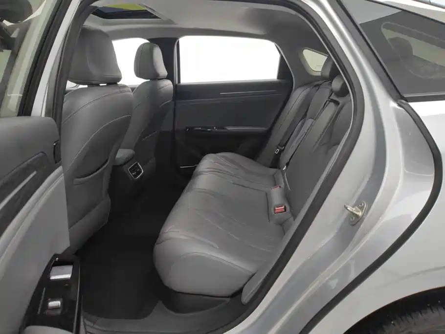 Geely Galaxy L6 2025 — фото 11