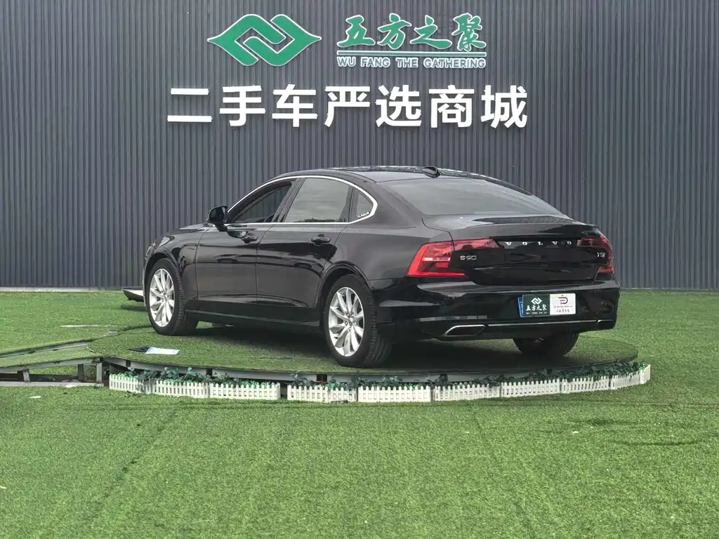 Volvo S90 2018 — фото 18