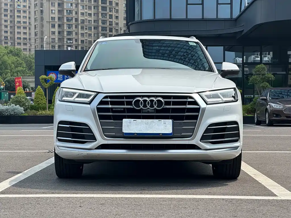 Audi Q5L 2020