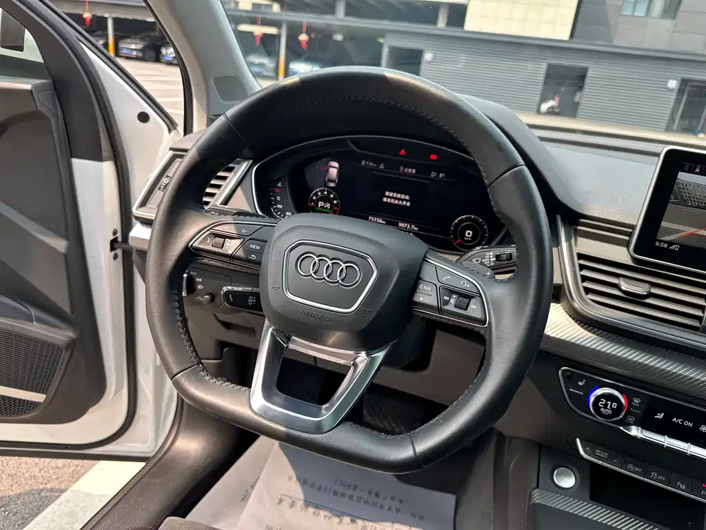 Audi Q5L 2020 — фото 14