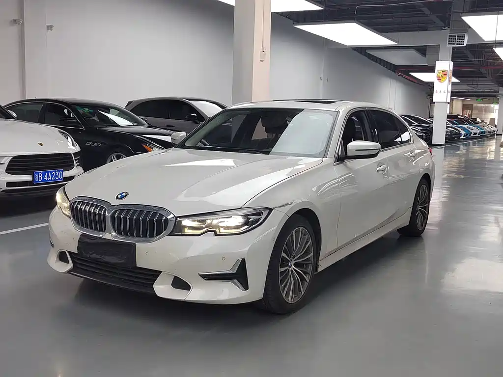 BMW 3 Series 2019 — фото 1