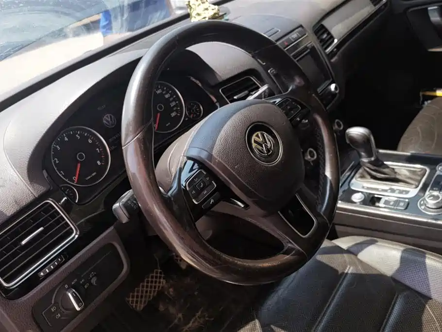 Volkswagen Touareg 2017 — фото 15