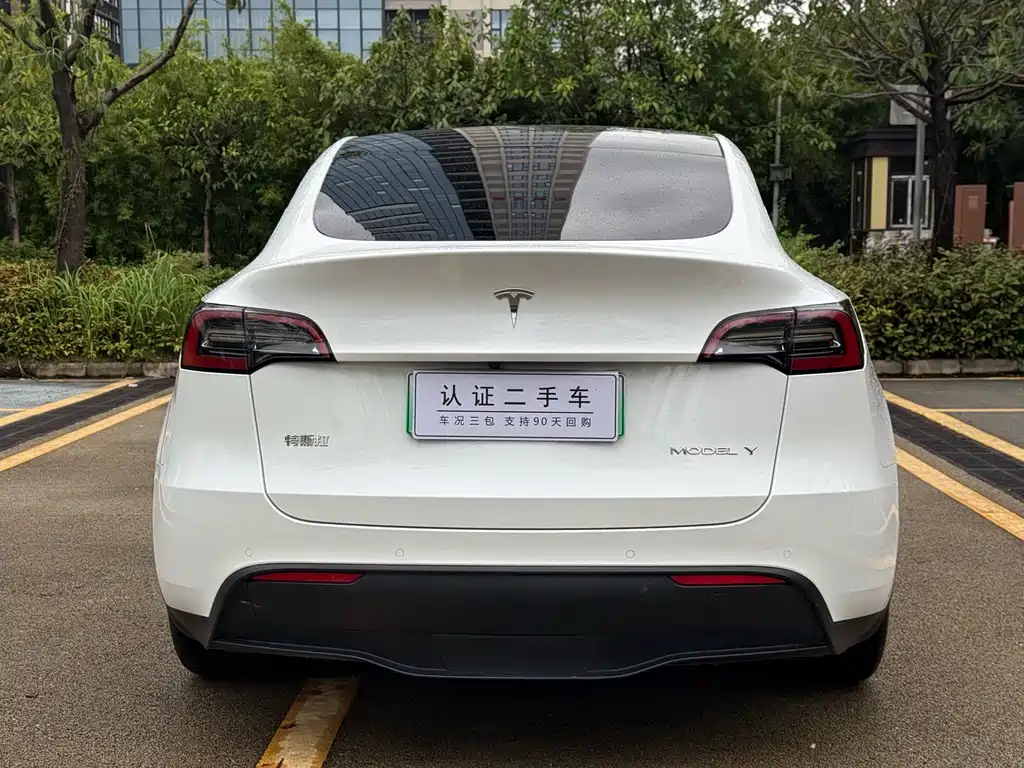 Tesla Model Y 2022 — фото 14