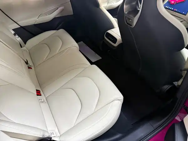 Xiaomi SU7 2025