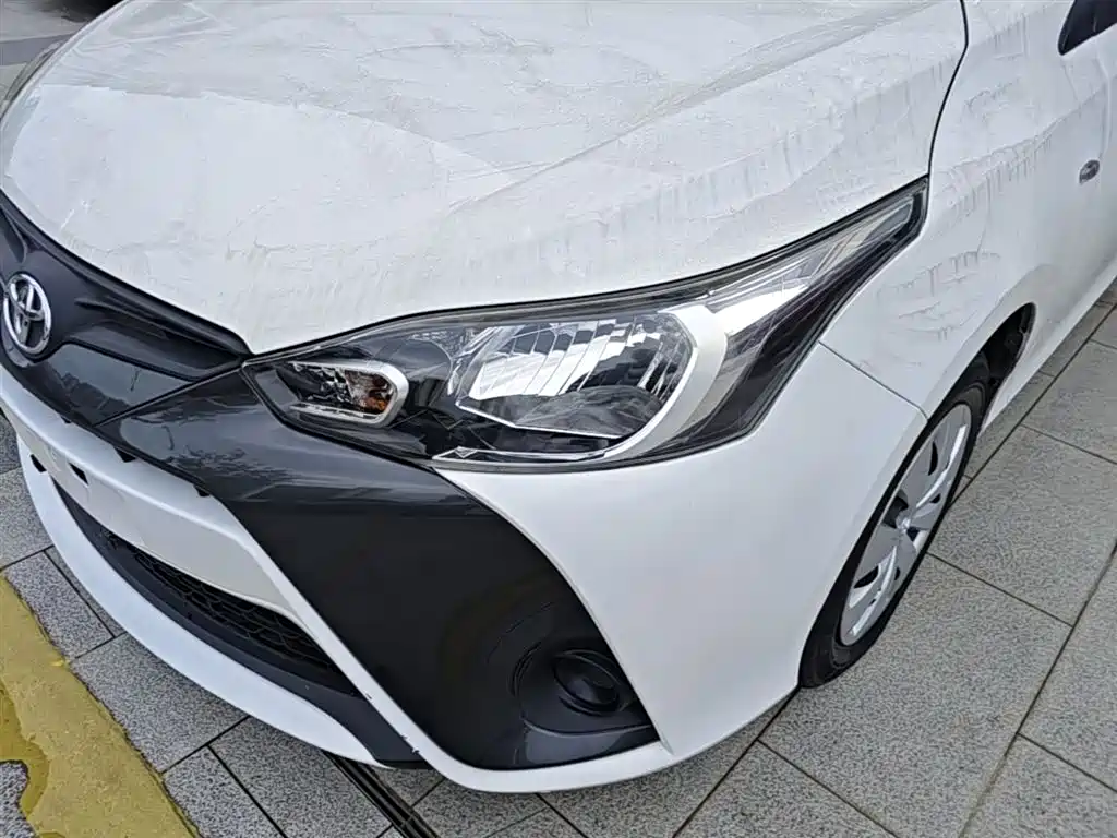 Toyota Yaris L 2019 — фото 24