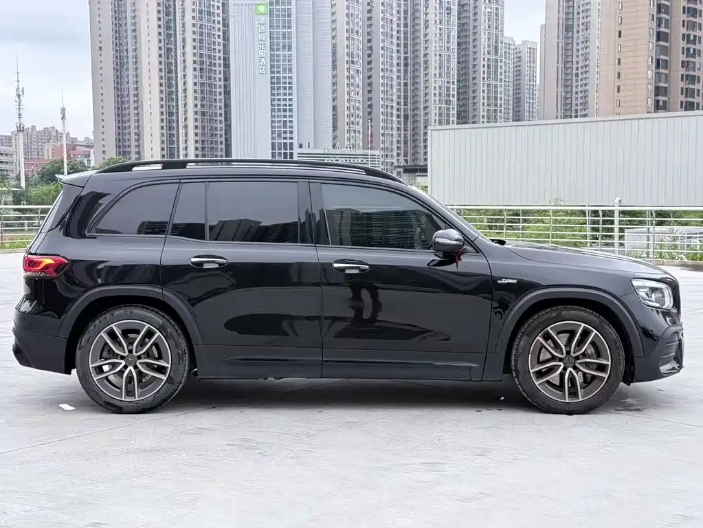 Mercedes-Benz GLB AMG 2023 — фото 8