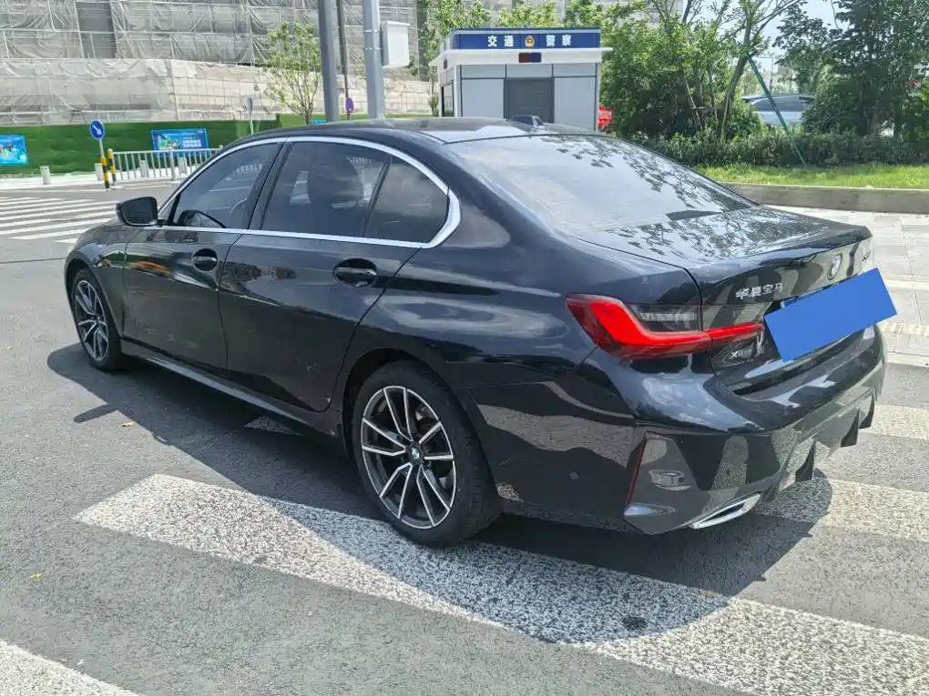 BMW 3 Series 2024 — фото 15