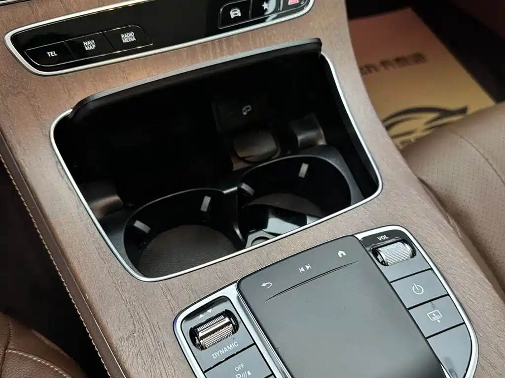 Mercedes-Benz E-Class 2022 — фото 17