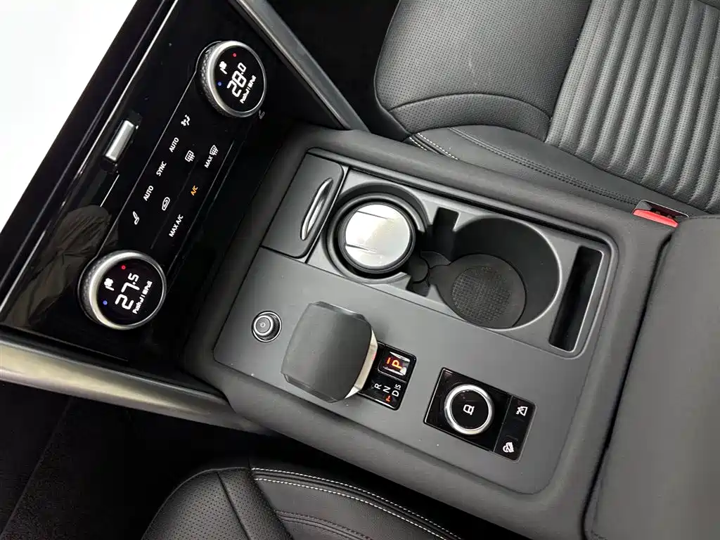 Land Rover Discovery 2024 — фото 13