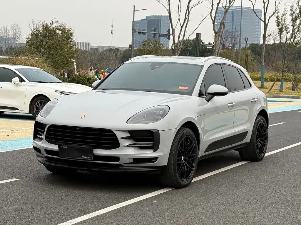 Porsche Macan 2018 — фото 1