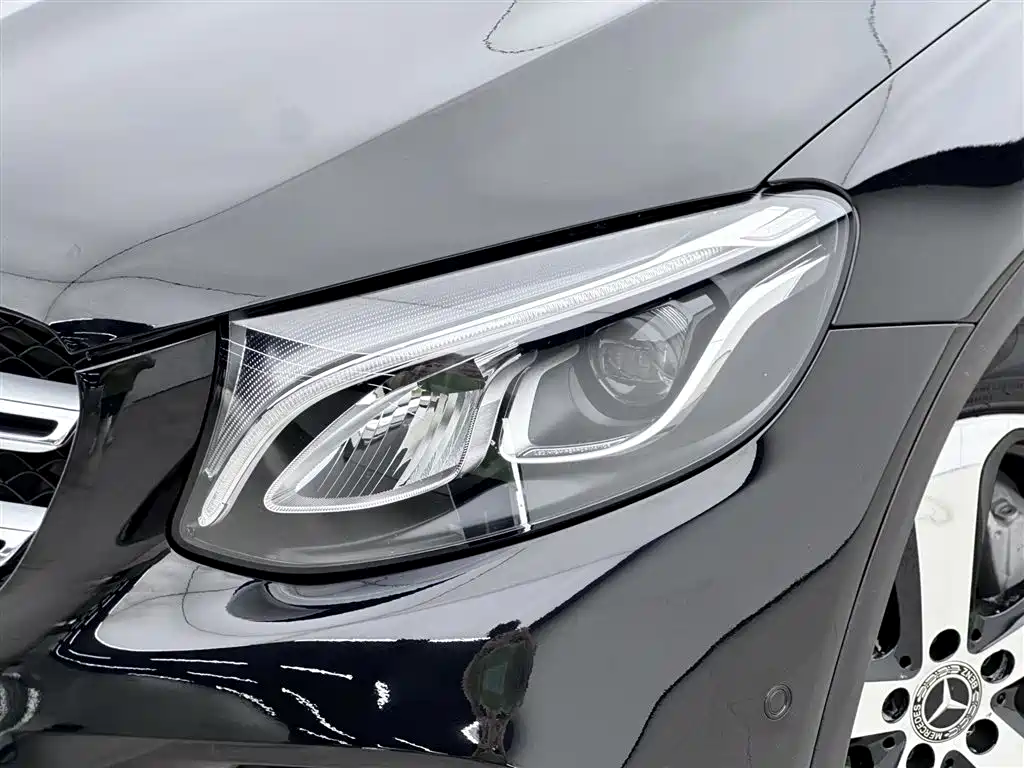 Mercedes-Benz GLC 2017 — фото 15