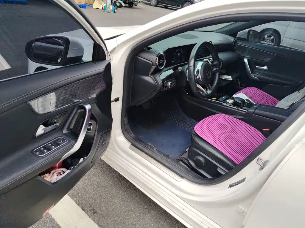 Mercedes-Benz A-Class 2019 — фото 12