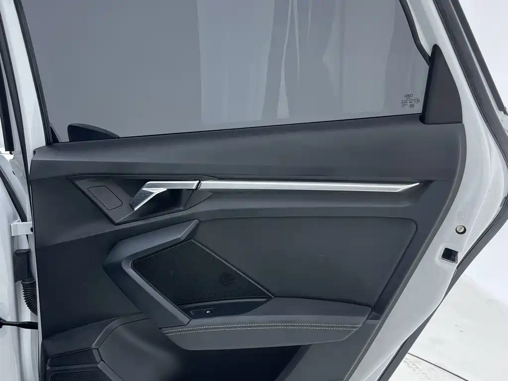 Audi A3 2023 — фото 27