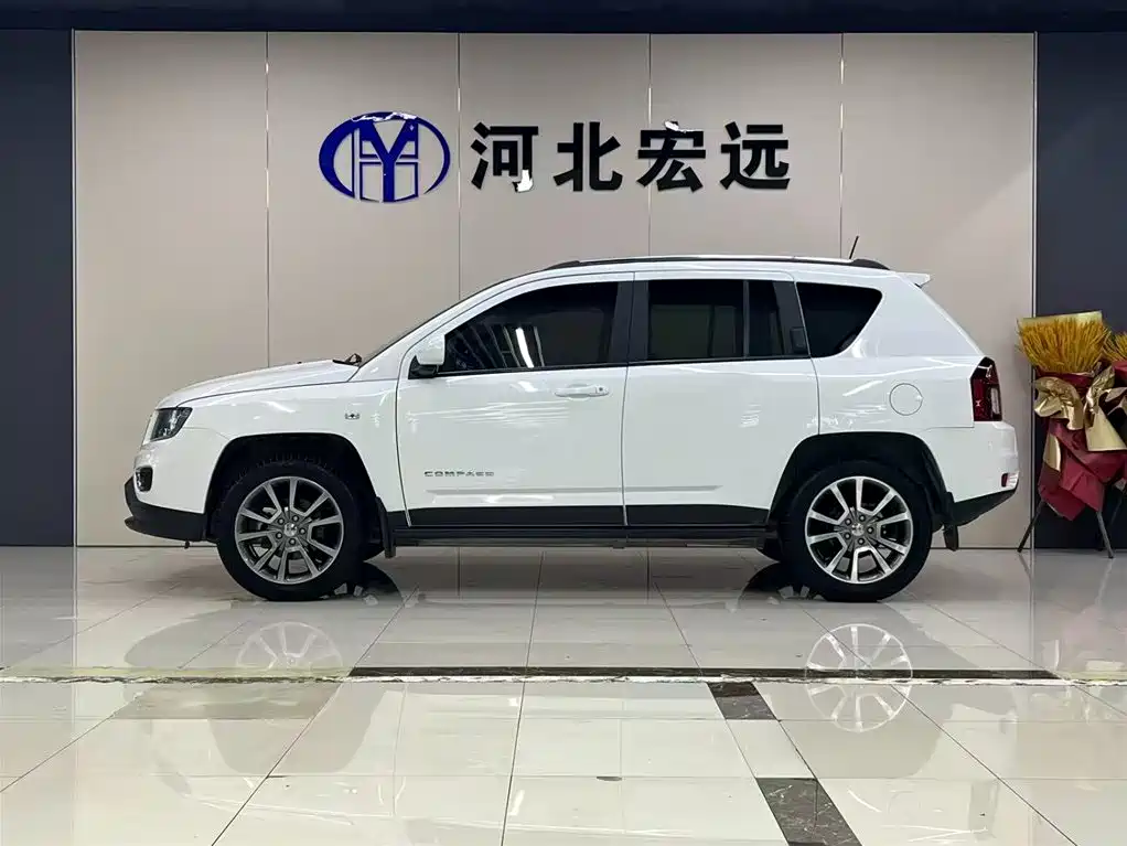 Jeep Compass 2013 — фото 3