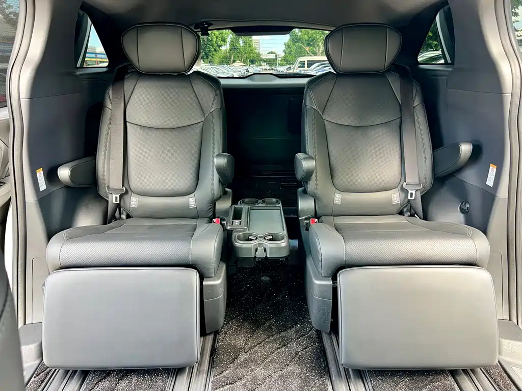 Toyota Sienna 2025 — фото 16