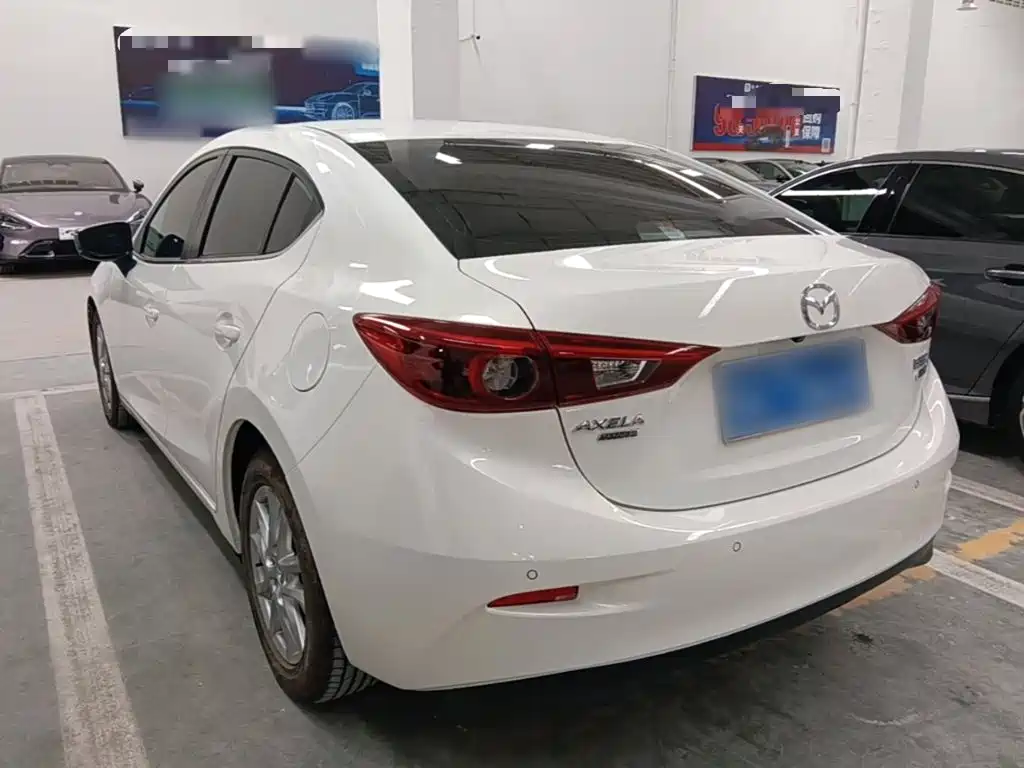 Mazda 3 Axela 2019 — фото 23