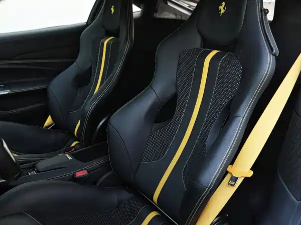 Ferrari F8 2023