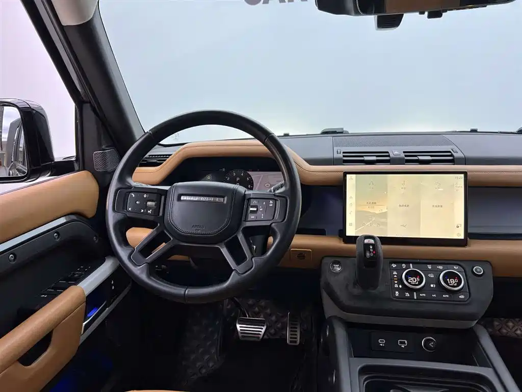 Land Rover Defender 2023 — фото 25