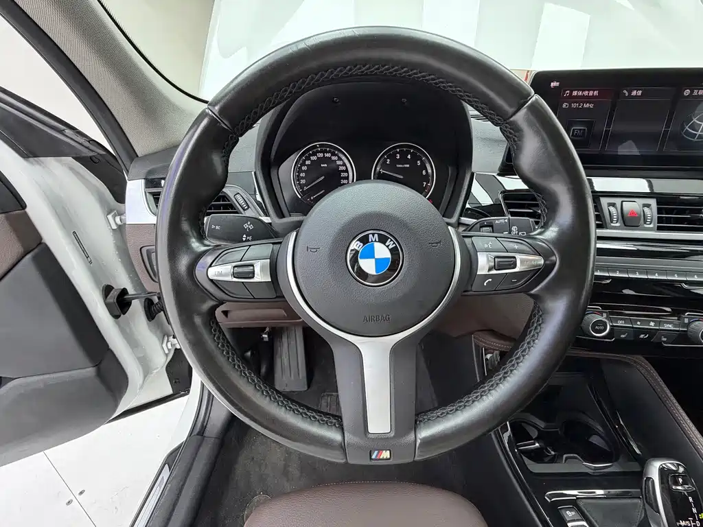 BMW X1 2022 — фото 11