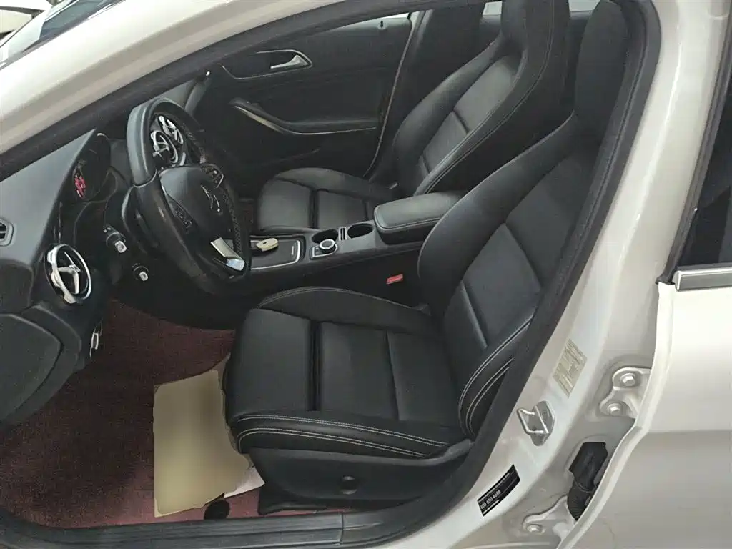 Mercedes-Benz GLA 2017 — фото 11