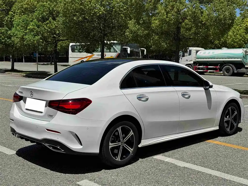 Mercedes-Benz A-Class 2023 — фото 11