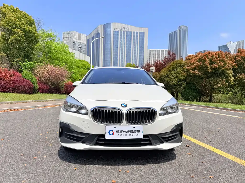 BMW 2 Series Wagon 2020 — фото 2