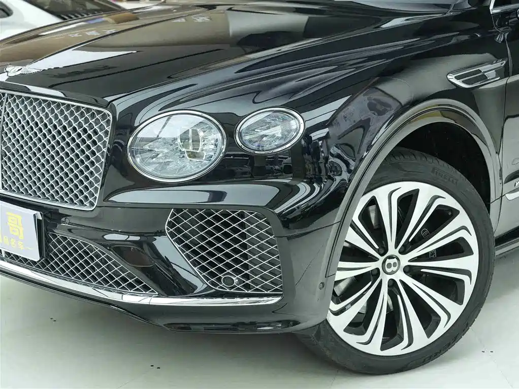 Bentley Bentayga 2022 — фото 26