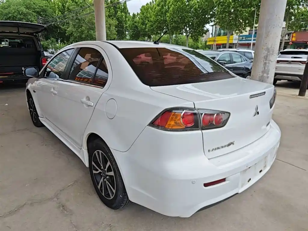 Mitsubishi Lancer EX 2015 — фото 5
