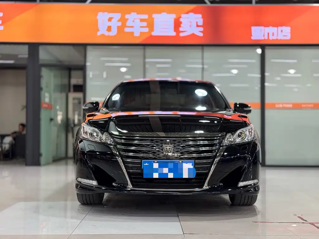 Toyota Crown 2019 — фото 2