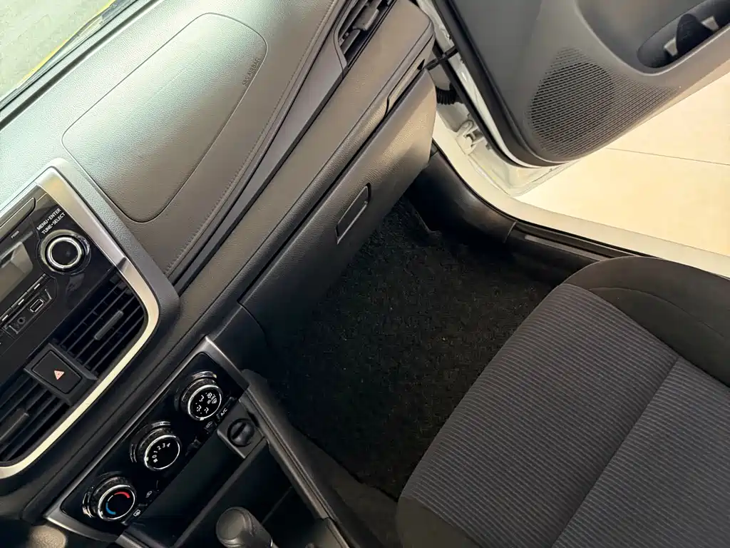 Toyota Yaris L 2018 — фото 28
