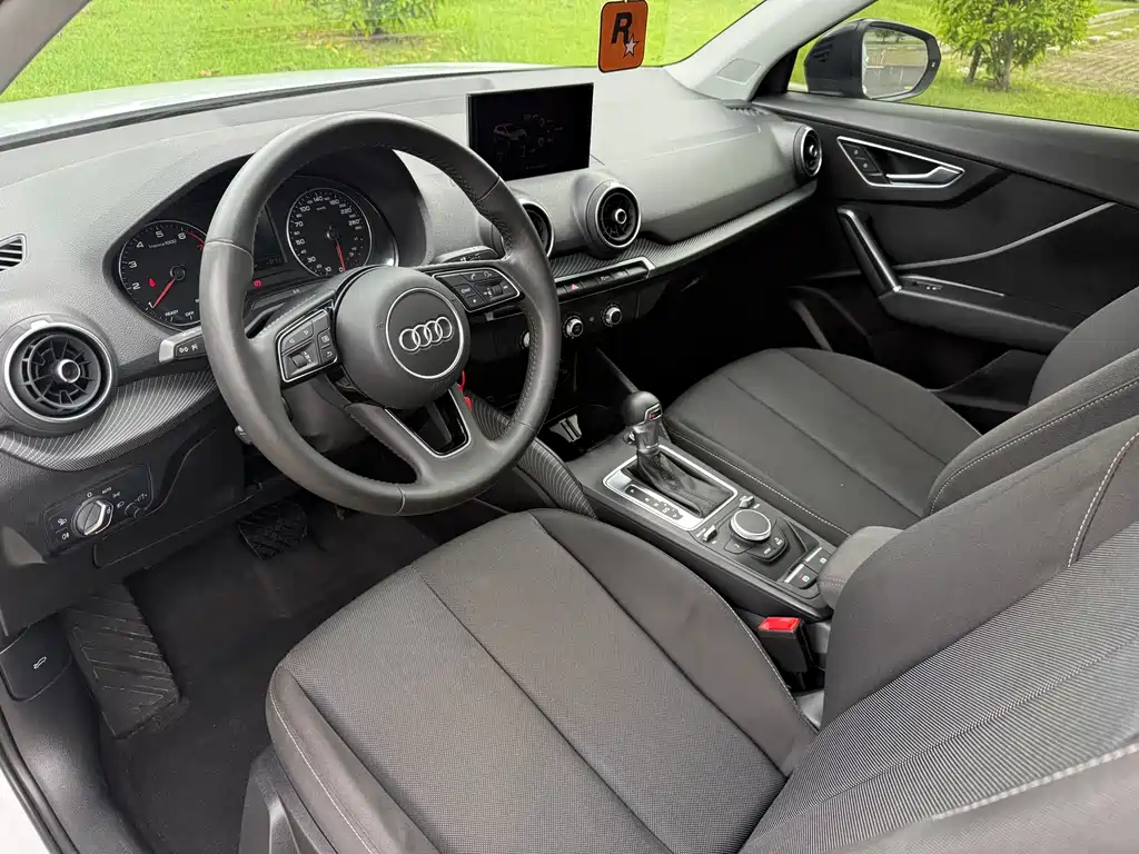 Audi Q2L 2019 — фото 13