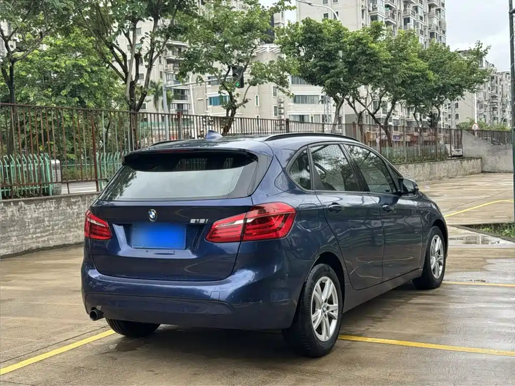 BMW 2 Series Station Wagon 2017 — фото 10