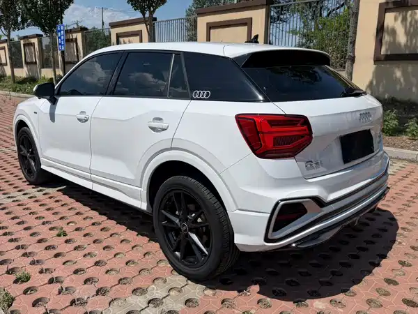 Audi Q2L 2022