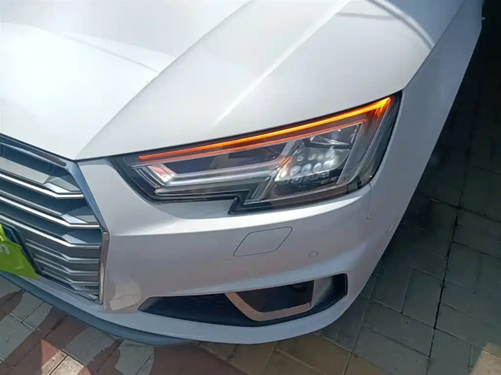 Audi A4L 2019 — фото 24