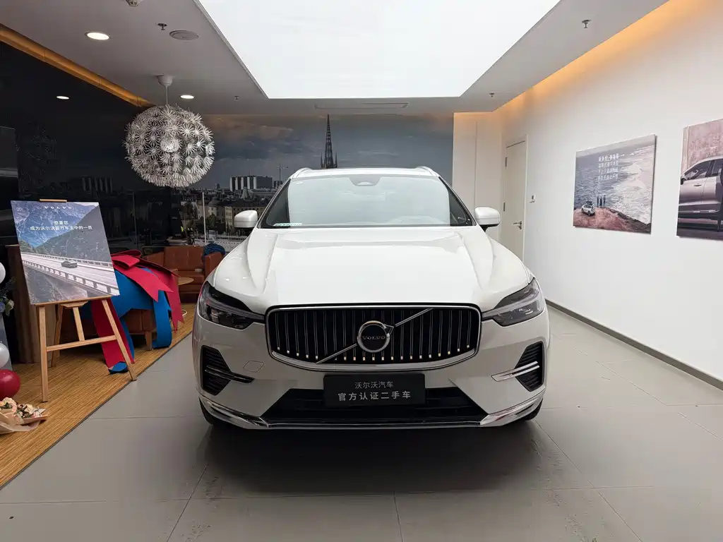 Volvo XC60 2025 — фото 3
