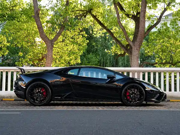 Lamborghini Huracan 2021